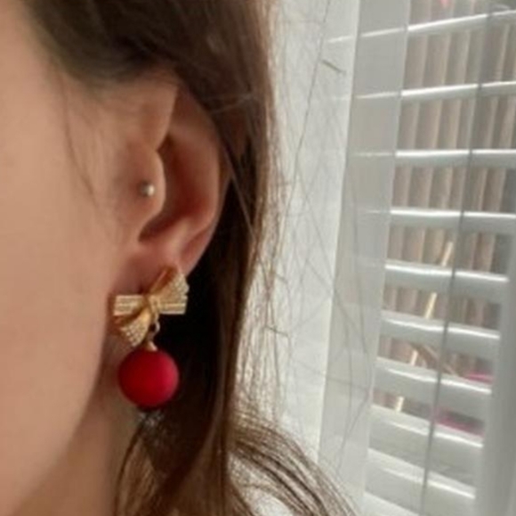 Red Ornament Rhinestone Earrings - Picture 3 of 9